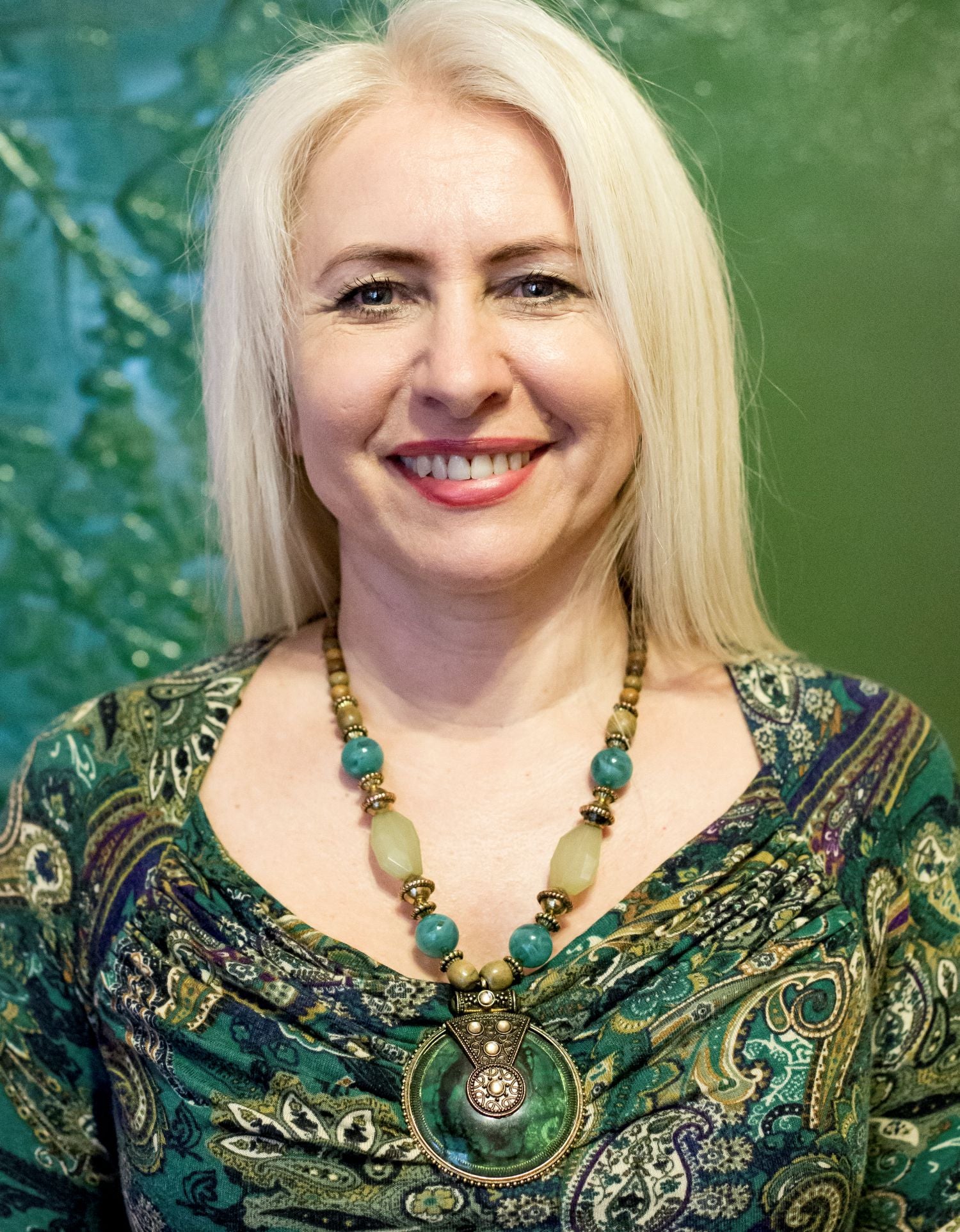 Lek. med. Irena Nowak – Psychoterapeuta, Terapeuta jogą, Psychiatra